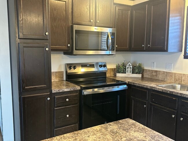 Photo - 2123 Bradford St