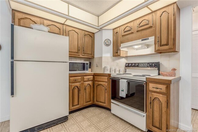 Photo - 4095 SE Centerboard Ln Unidad 6-B