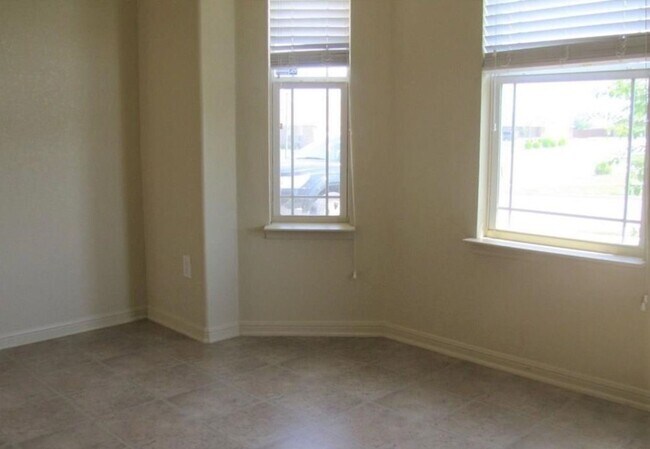 Photo - 4bed / 2 bath AVAILABLE SOON!!!!! MID JANUARY