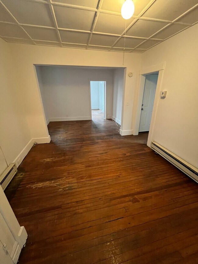 Photo - 11 Hooker Ave Unit Apt B