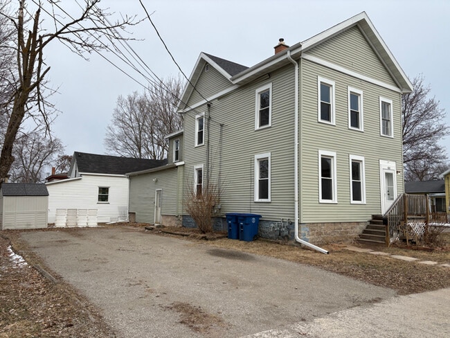 Photo - 925 Minnesota St