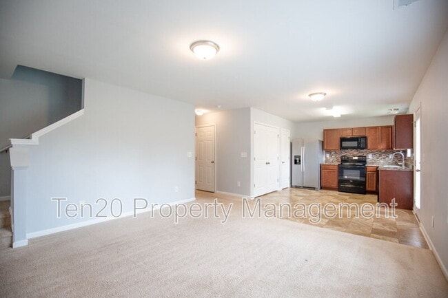 Photo - 316 Irish Ln