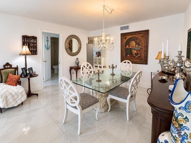 5570 Tamberlane Cir Unit 0110