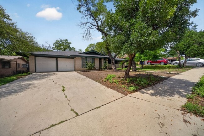 Photo - Beautifully refreshed 3-bedroom, 2-bath ranch-style home, located in the sought-after Colonies No...