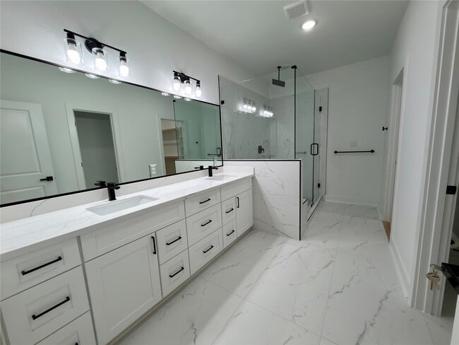 Photo - 1806 Benson St