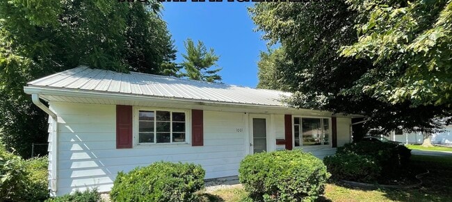 Building Photo - 1001 Voorhees-W