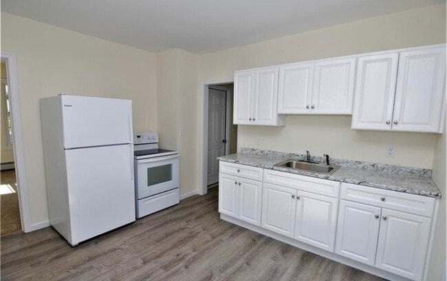 Photo - 19 D'Annunzio Ave Unit A