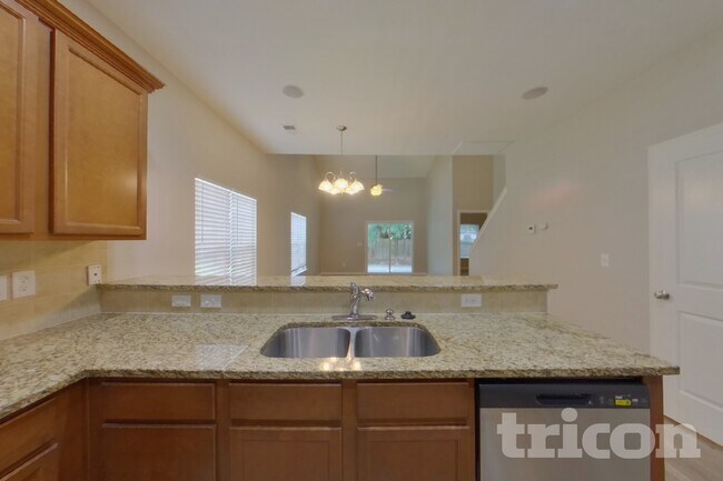 Photo - 137 Misty Dew Ln