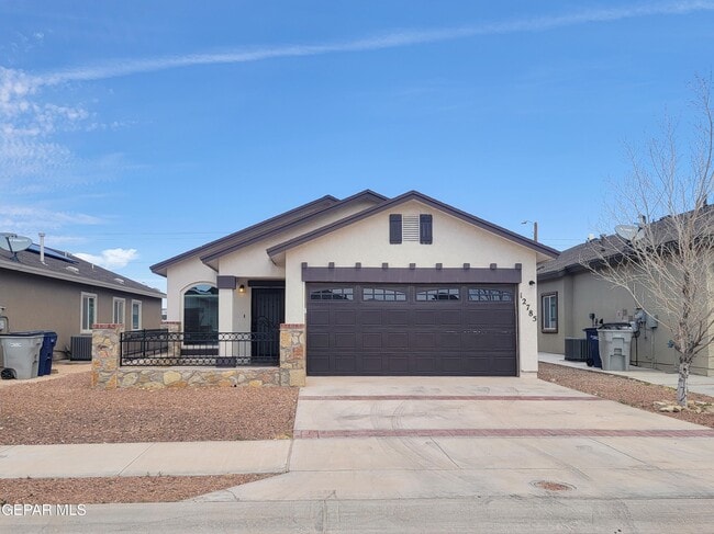 Building Photo - 12785 Tre Maximiliano Ave