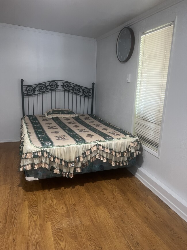 Photo - 16405 NE 12th St