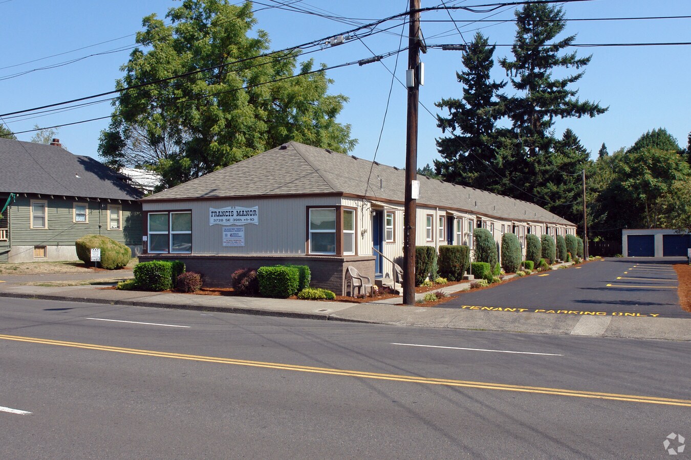 Francis Manor - Francis Manor Apartments