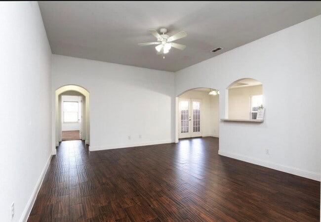 Photo - 1123 Warrior Dr