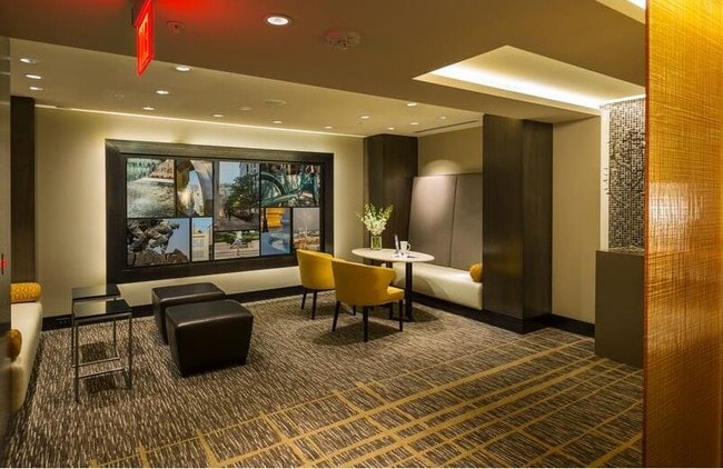 Photo - 2001 Clarendon Blvd