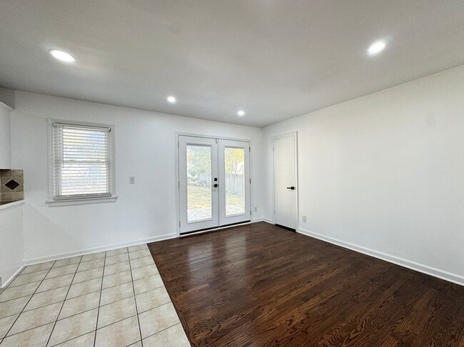 Photo - 2226 W 74th Ter