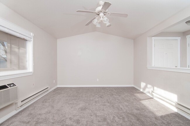 Building Photo - 2bd/1b, First Floor Unit 101