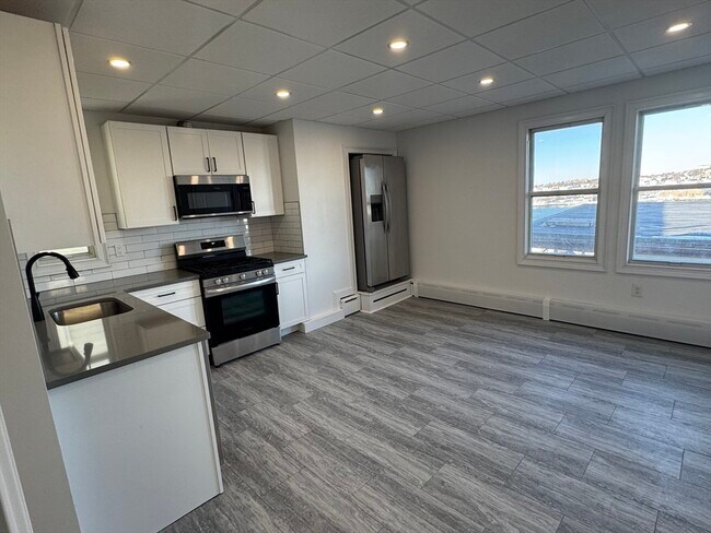 Photo - 278 E Eagle St Unit 3