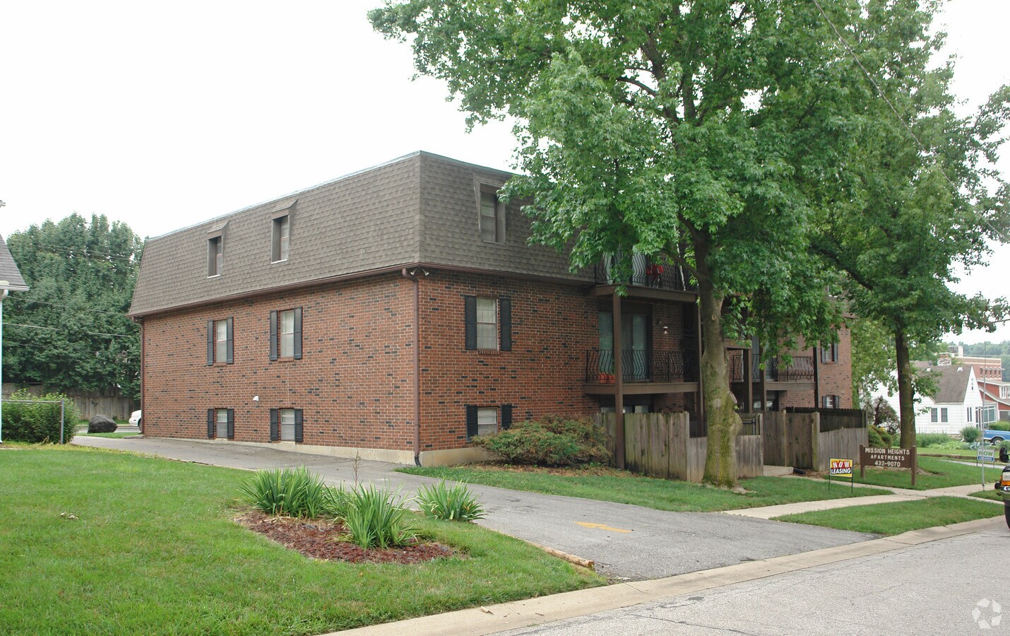 Mission Heights Apartments - Mission Heights Apartments