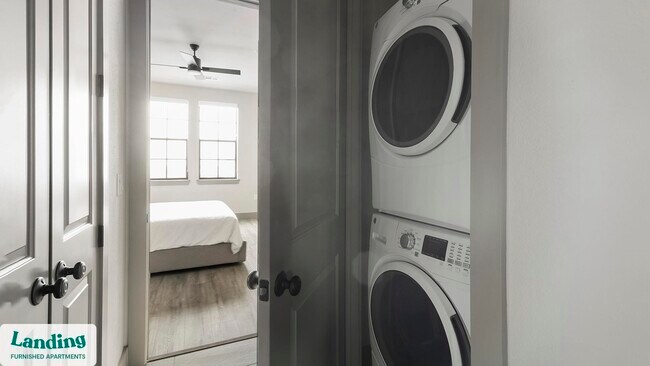 Photo - 1215 Sawyer St Unidad 532