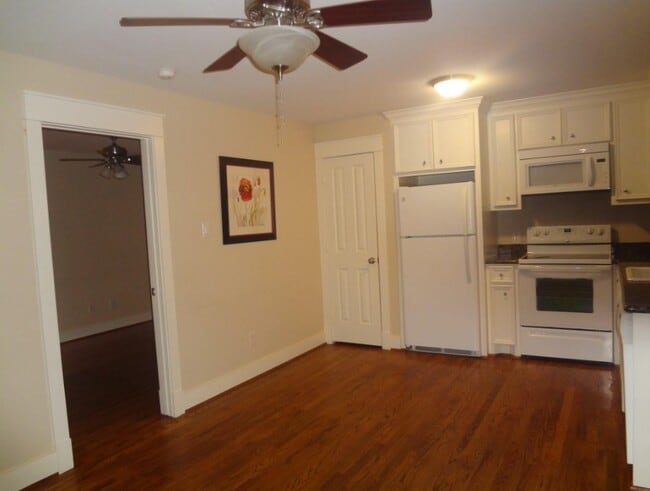 Photo - 303 E 28th St