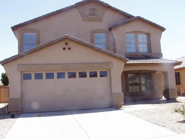 Building Photo - Gorgeous 5 bed home