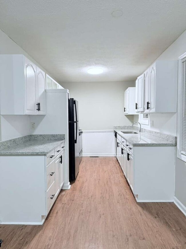 Building Photo - 5957 Sherrie Ln