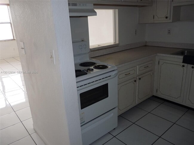 Photo - 14525 N Kendall Dr Unit 402J