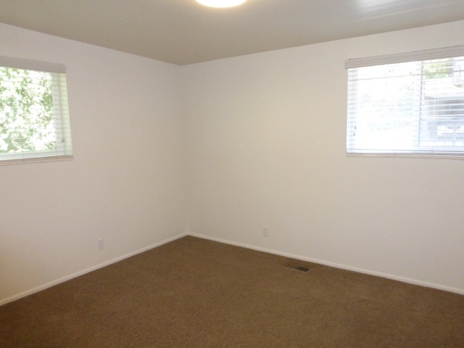 Photo - 475 N St E Unit Apt 5