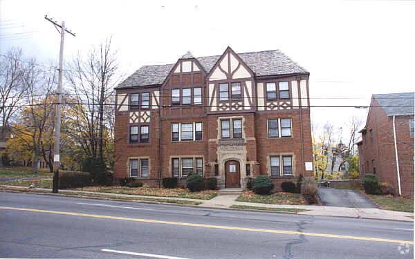 Briggand Hall Apartments - Briggand Hall Apartments