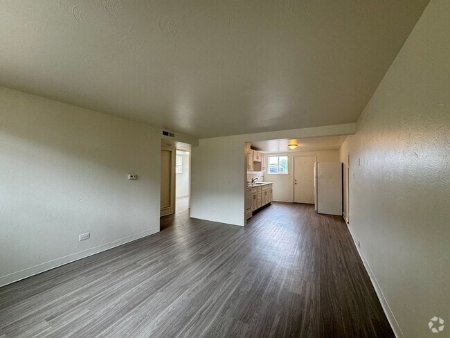 Building Photo - 2 Bedroom 1 Bath In Lakewood! Available Now!! Rental