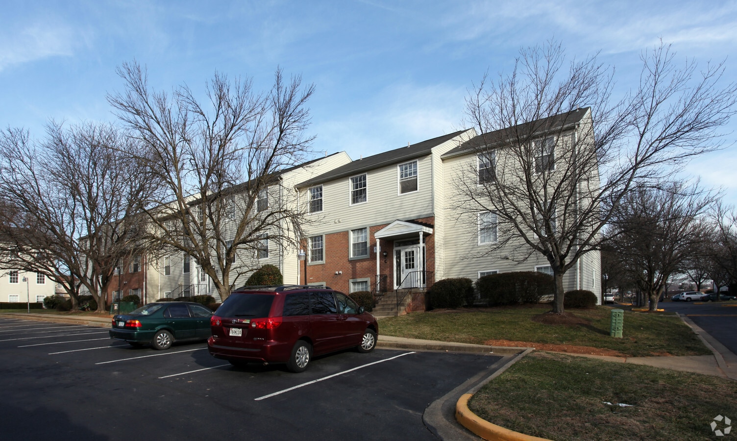 Hickory Hill Apartments - Hickory Hill Apartments