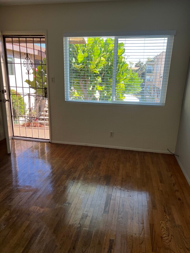 Building Photo - 1400 E 9th St Unit D Rental