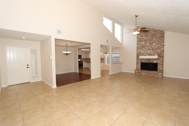 Photo - 2731 Colony Dr