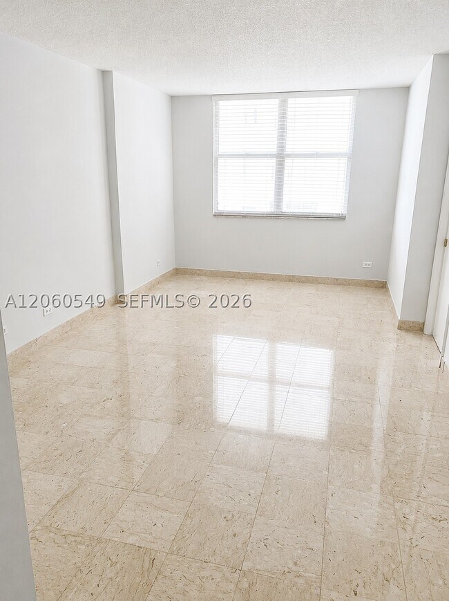 Photo - 6039 Collins Ave Unit 516