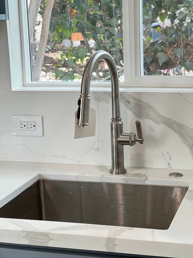 Building Photo - Brand New construction! 2 bed 1 bath,  Enj... Rental