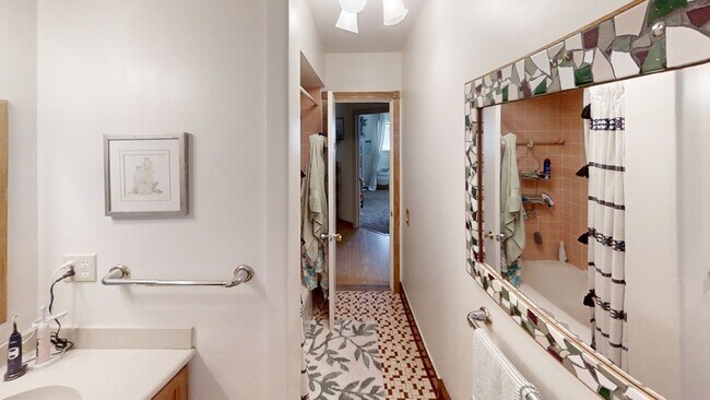 Photo - 1003 S 7th St Unit 1