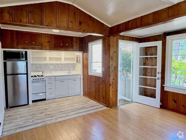 Building Photo - 14 Belle Ave Rental