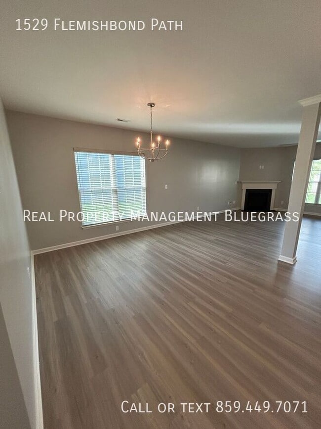 Photo - 1529 Flemishbond Path