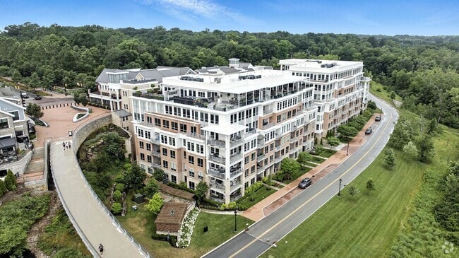 Building Photo - Luxury Condo in Dublin's Coveted Bridge Pa...