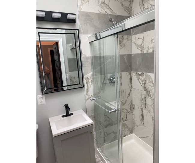 Photo - 2311 Anoka Ave Unidad C AVAILABLE W/PRIV BATH $900 C  W PRIV.BATH