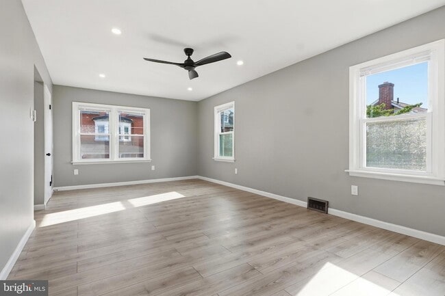 Photo - 219 3rd St