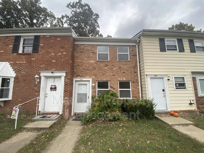 Photo - 729 Bellows Ave Townhome