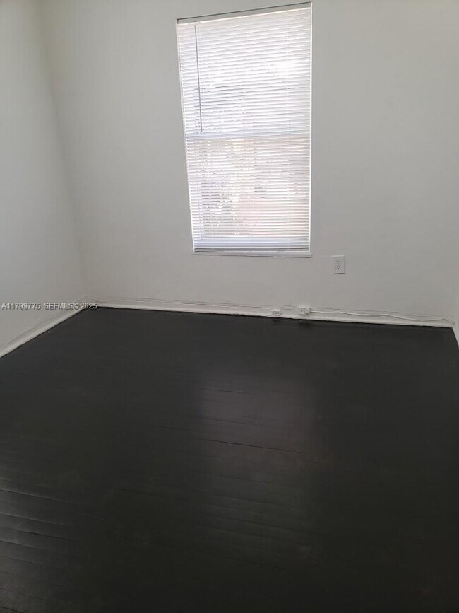 Photo - 1608 Drexel Ave Unit 18