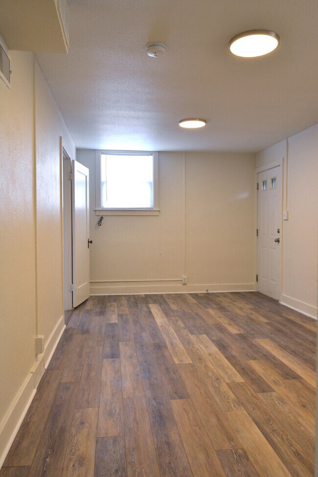 Cozy & Charming 2-Bedroom Apartment in Cheyenne – All Utilities Included!