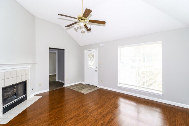 Photo - 3761 Clarion Dr