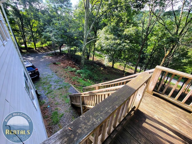 Photo - 2bd/1ba Upstairs Duplex Off Howard's Creek