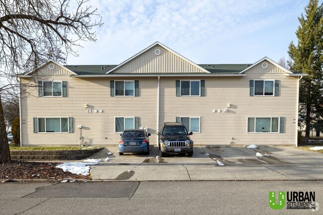 Building Photo - Great 4bd/2bth, nice location Rental