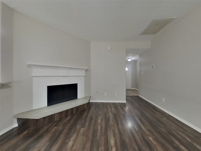 Photo - 2002 Briar Grove Dr