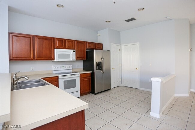 Building Photo - 937 Hampton Cir