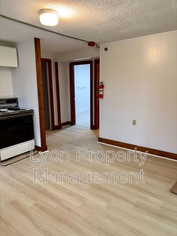 Photo - 262 Illinois St Unit 1