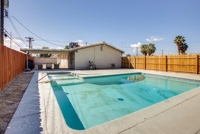 Photo - 2405 Arenas St